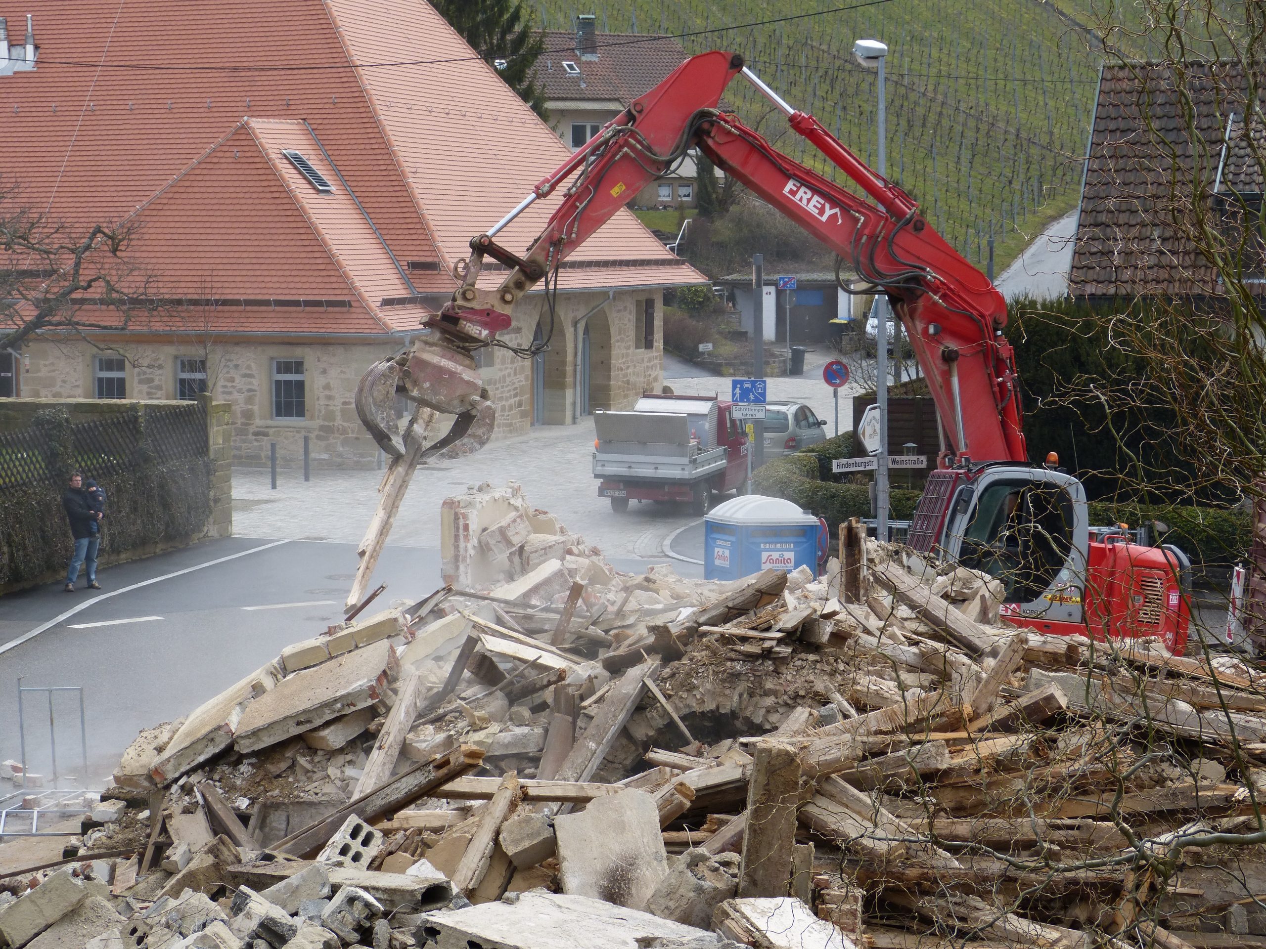 Why You Need to Hire Professional Asbestos Removal Services